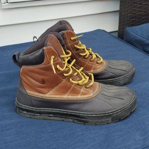 EUC Nike Woodside 2 High ACG in camel size 10.5